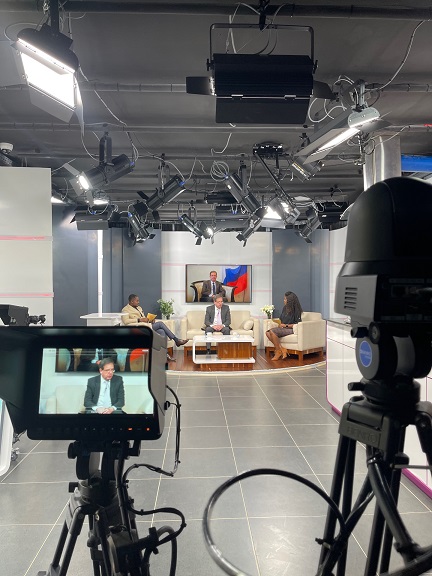 Le 8 octobre 2021, Lubumbashi, l’interview de S.E. Monsieur Alexey SENTEBOV, Ambassadeur de la Fédération de Russie en République Démocratique du Congo, pour  l’émission «BON MATIN» du GROUPE MALAÏKA Radio et Télévision au sujet de la coopération Russie-RDC