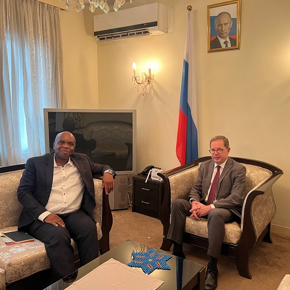 Sur la rencontre de l’Ambassadeur de la Fédération de Russie en RDC avec le Directeur de la publication du magazine économique panafricain “Enjeux africains”